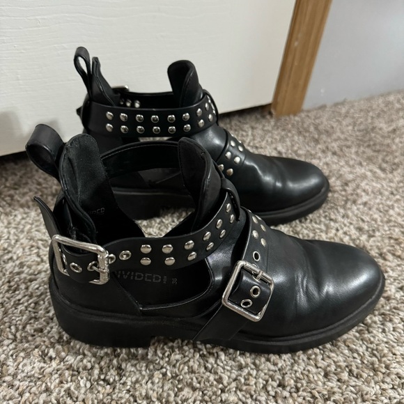 3/$32 H&M Black Studs Shoes Size 6 - Picture 5 of 12